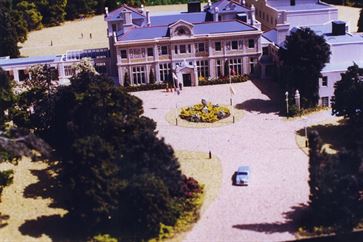 Down Hall Country Hotel image 2