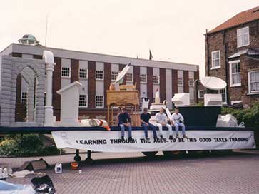 Carnival Float for Humberside TEC