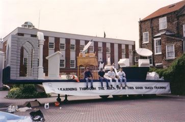 Humberside Tech Carnival Float image 4