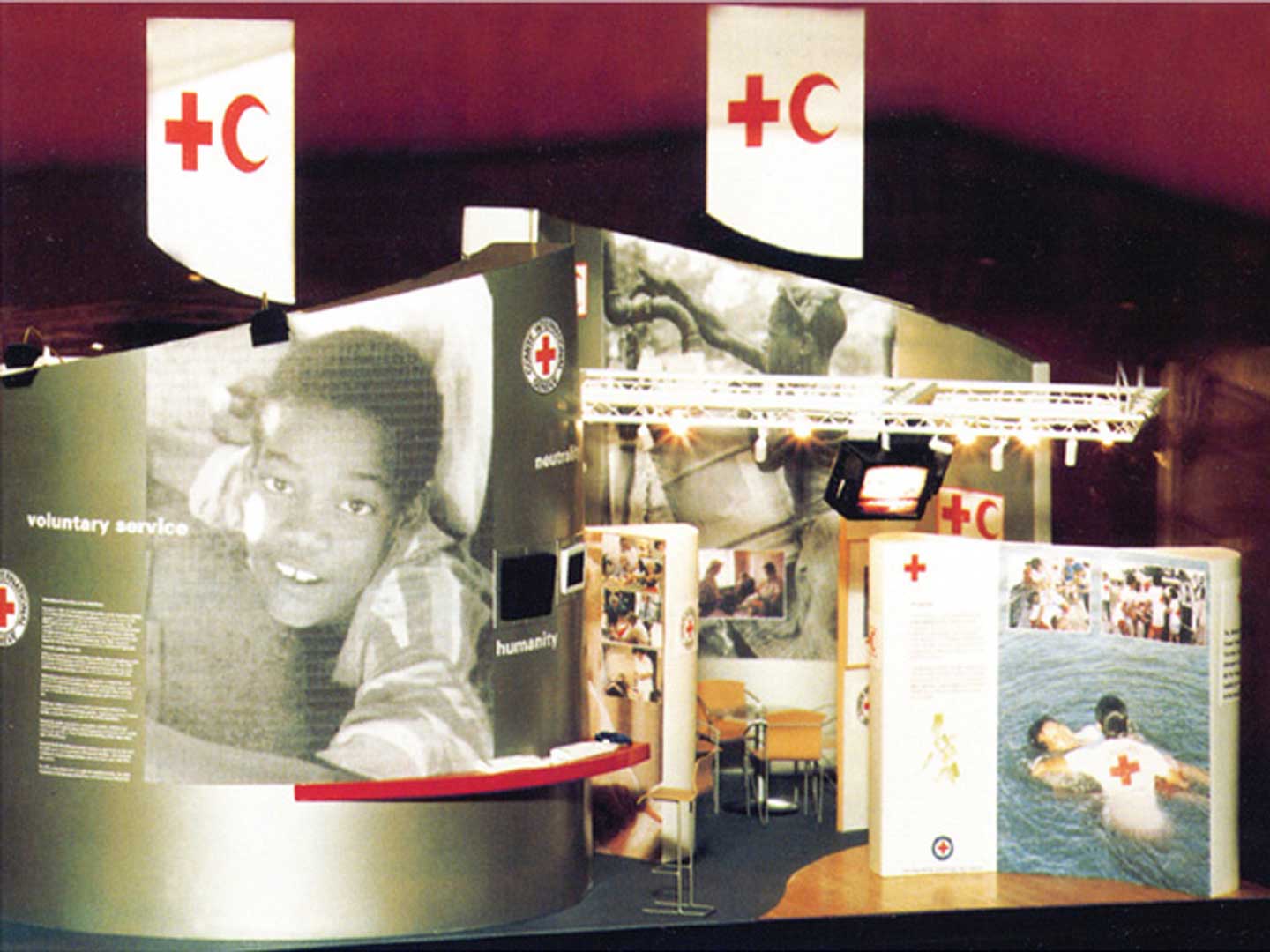 Exhibition stand for the Red Cross - France