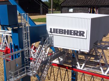 Liebherr Crane 1:65 image 2